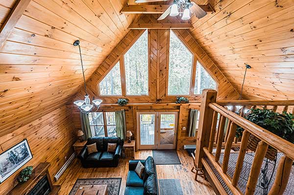 Club Cabins Black Bear & Whitetail living room